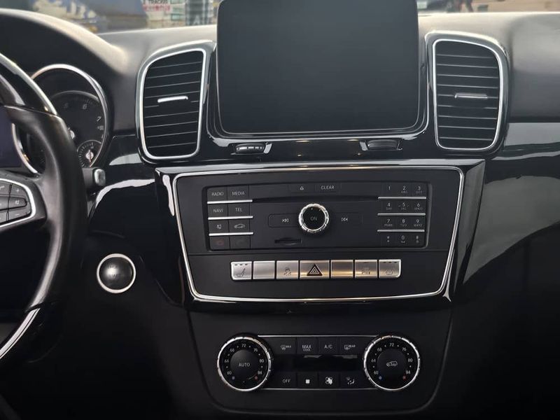 Thumbnail 3 of 2018 Mercedes-Benz GLE-Class